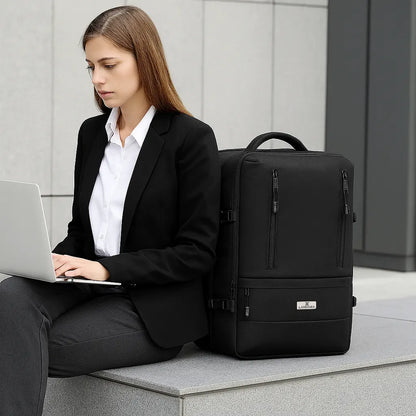 Loboza Nomad Clamshell Travelling Backpack - Black